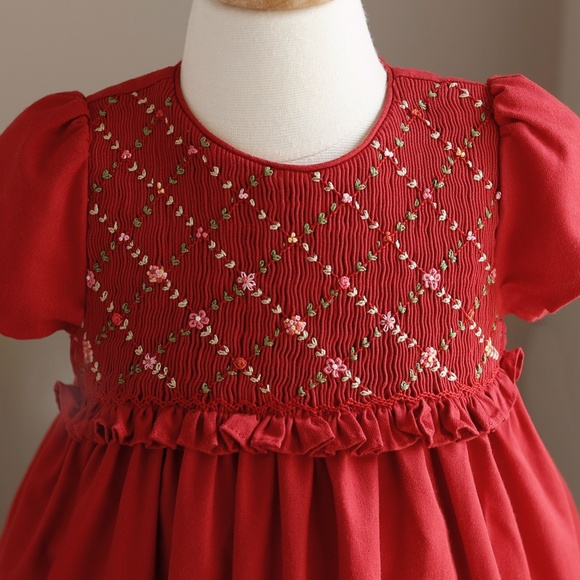 Red Smocked Dress Size 2T Embroidery Luli & Me Short Sleeve Boutique Portrait - Picture 4 of 5